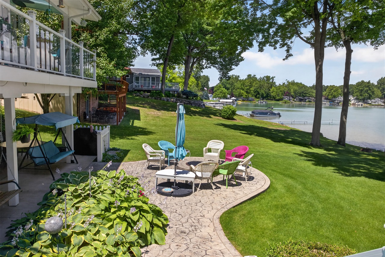 main property photo 40