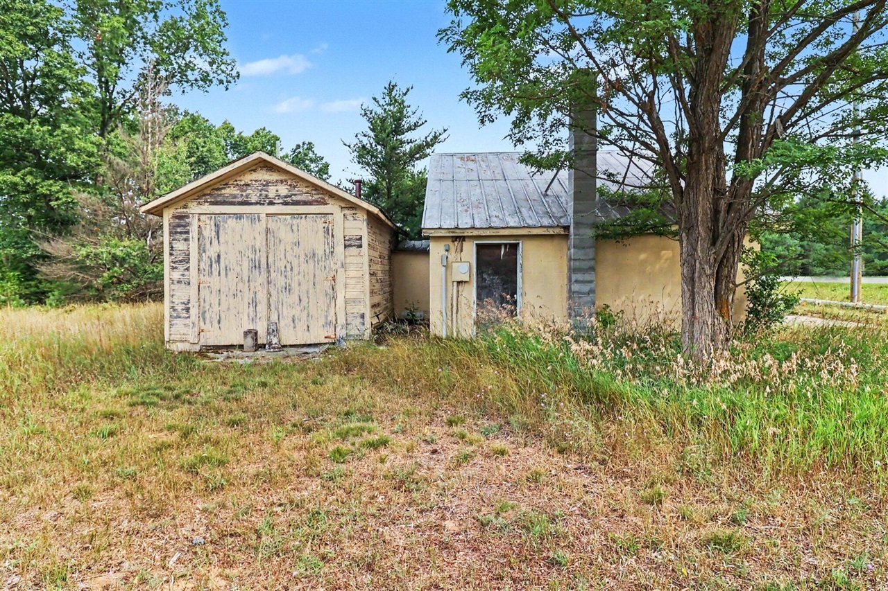main property photo 18