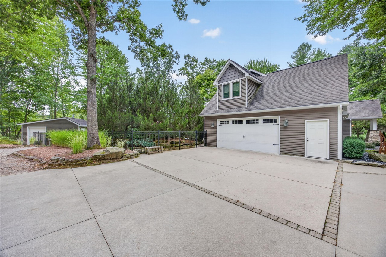 main property photo 61