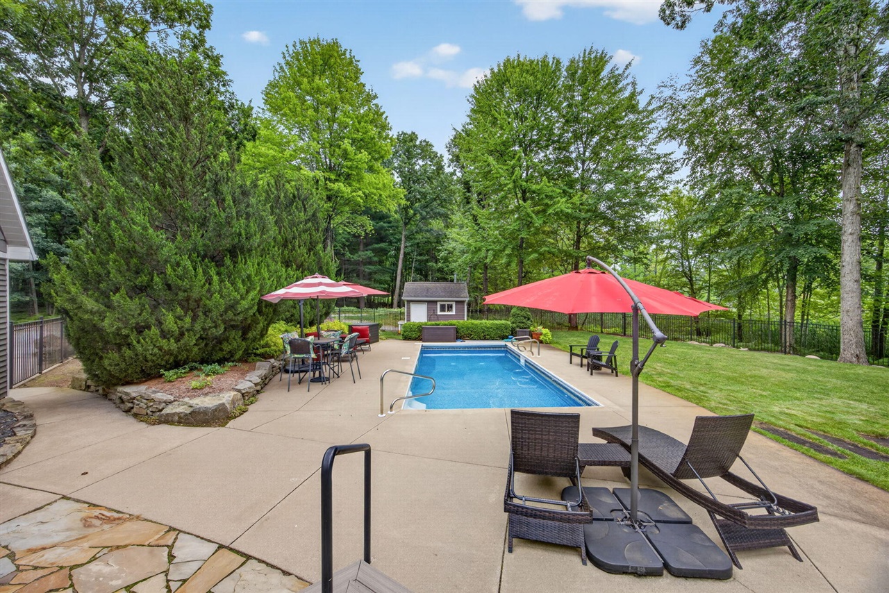 main property photo 64