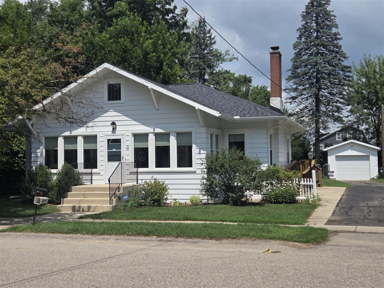 main property photo 10