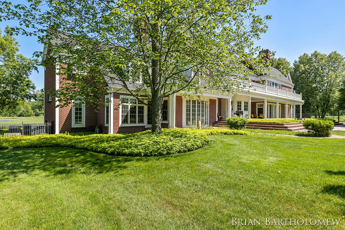 main property photo 13