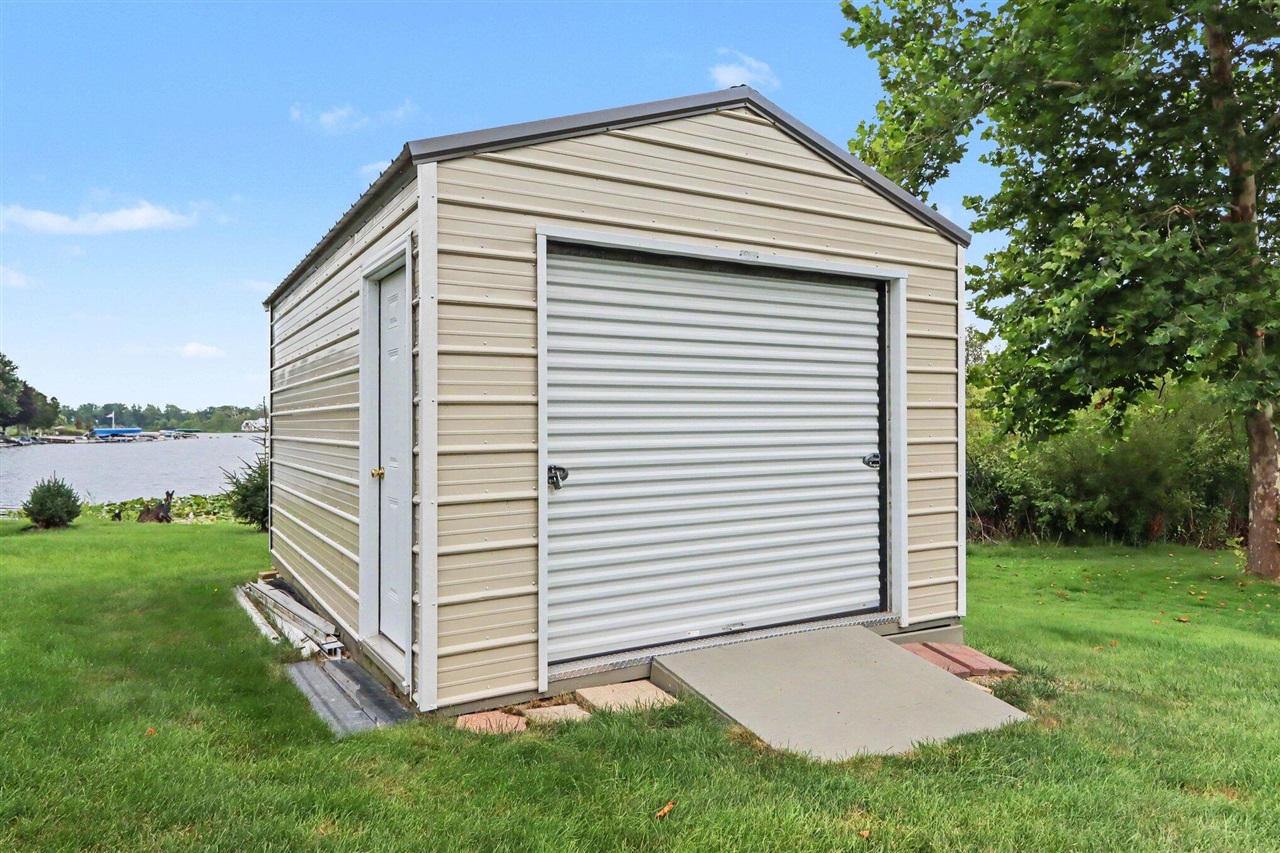 main property photo 35