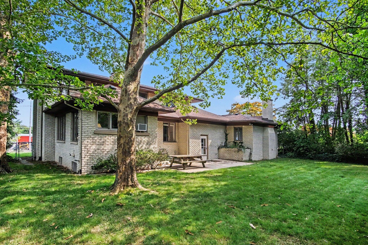 main property photo 33