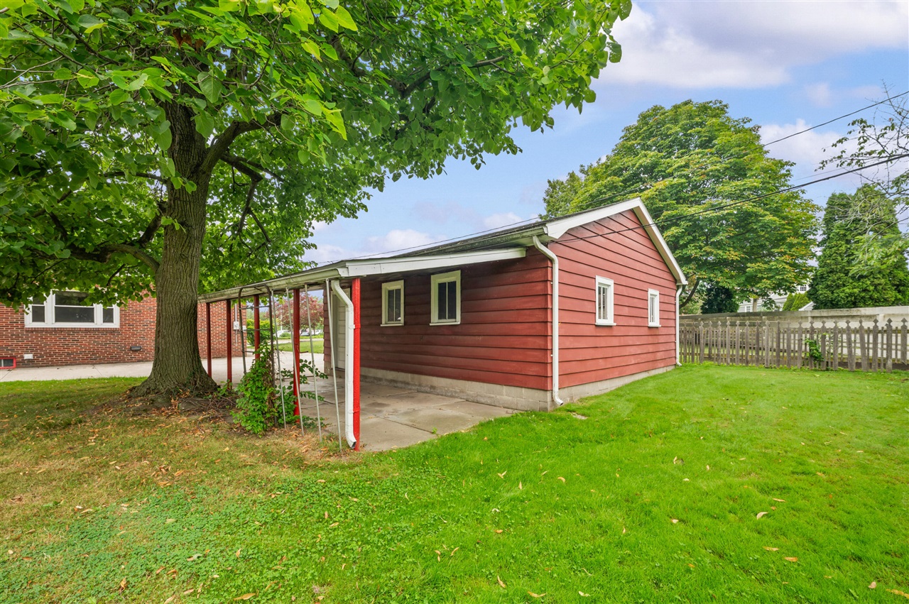 main property photo 43