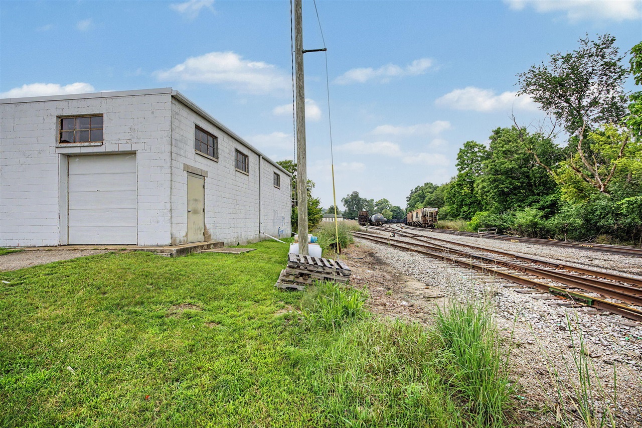 main property photo 5