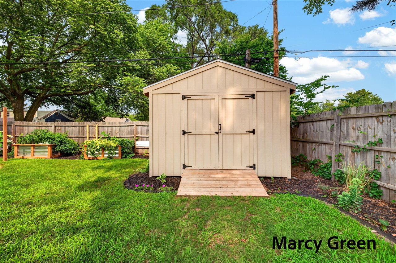 main property photo 24