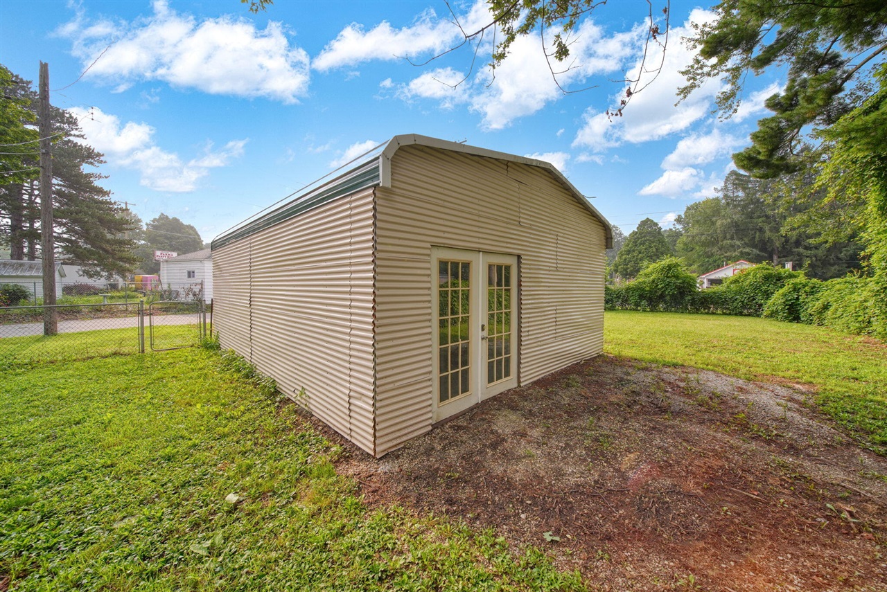 main property photo 34