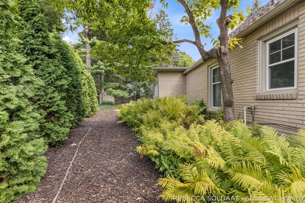 main property photo 58