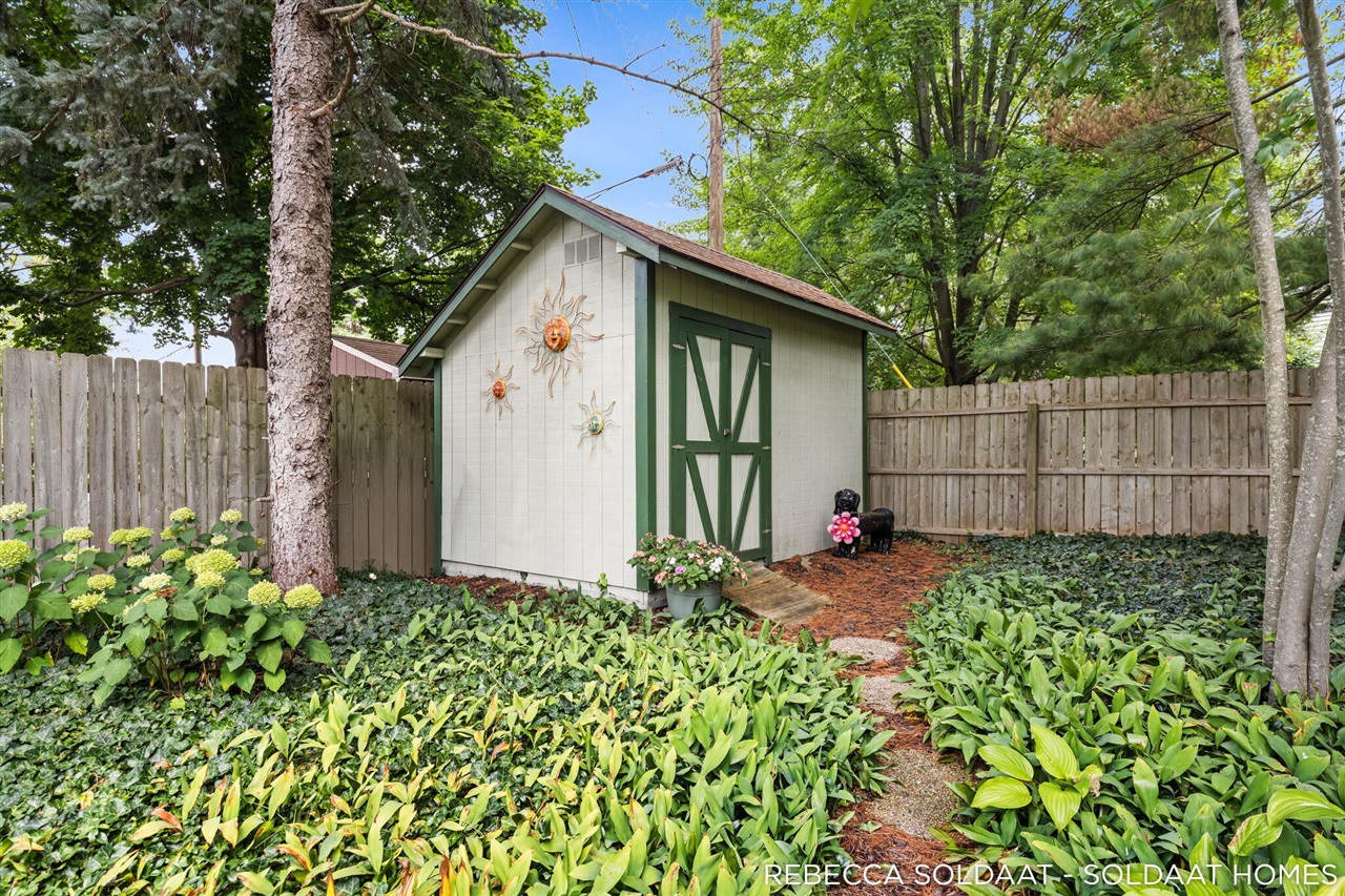 main property photo 60