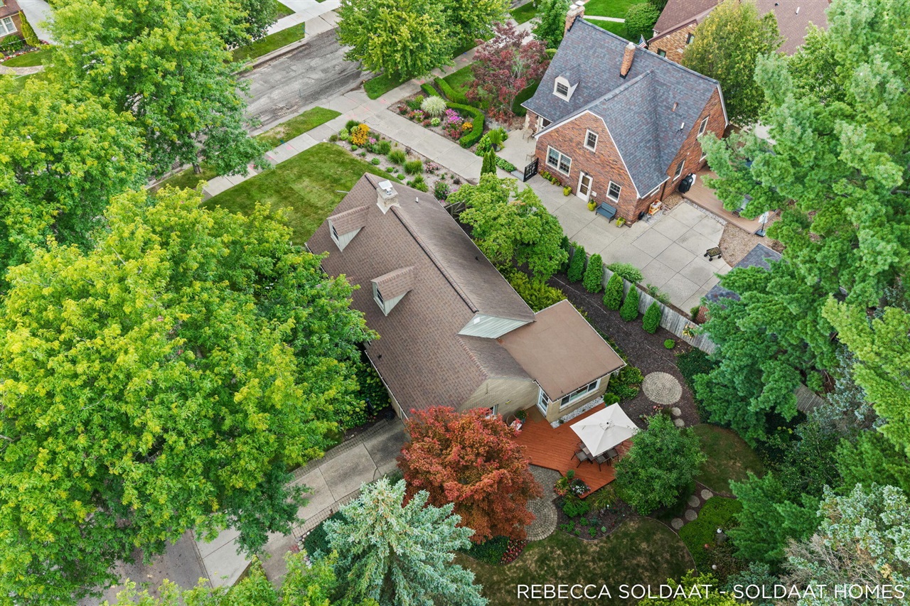 main property photo 75
