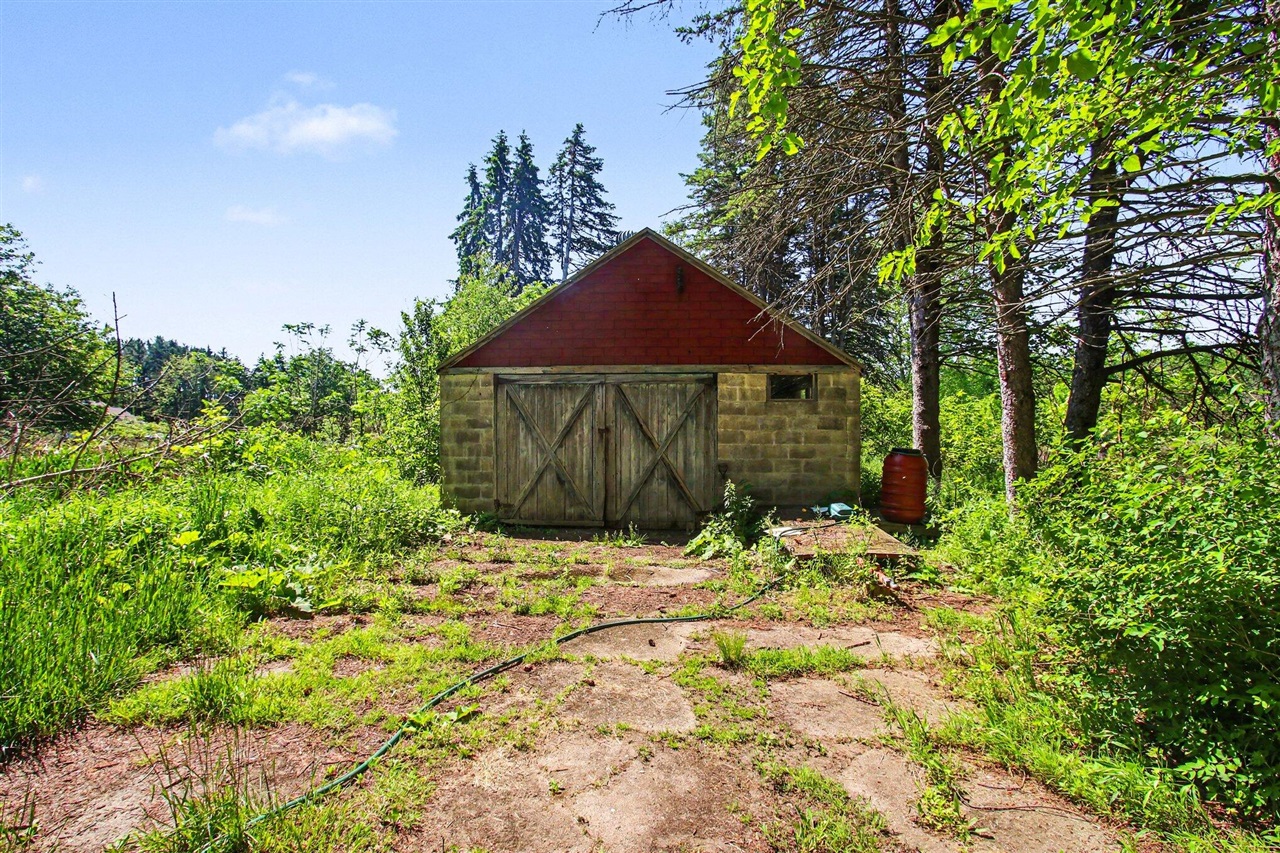 main property photo 23