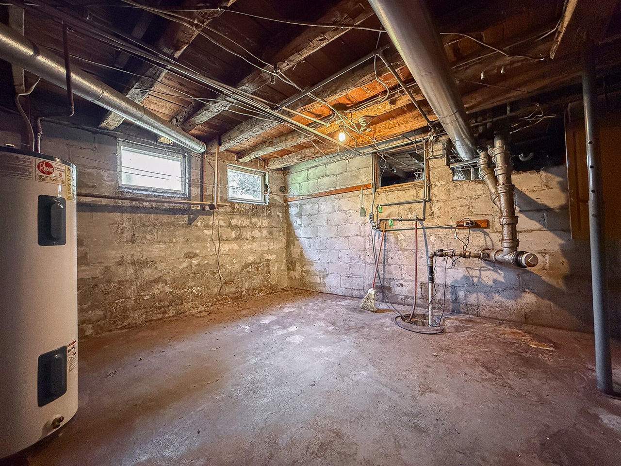 main property photo 35