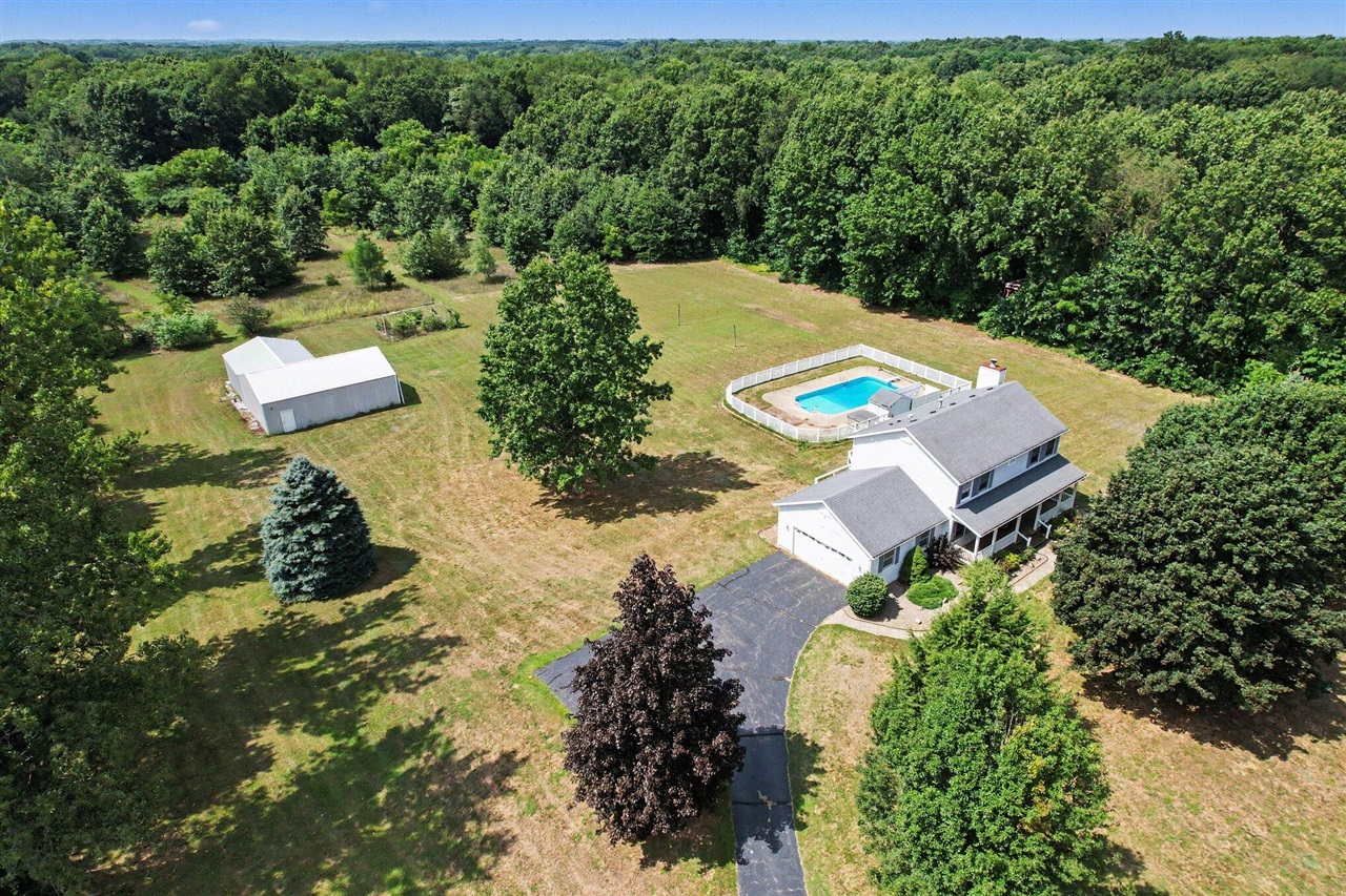 main property photo 36