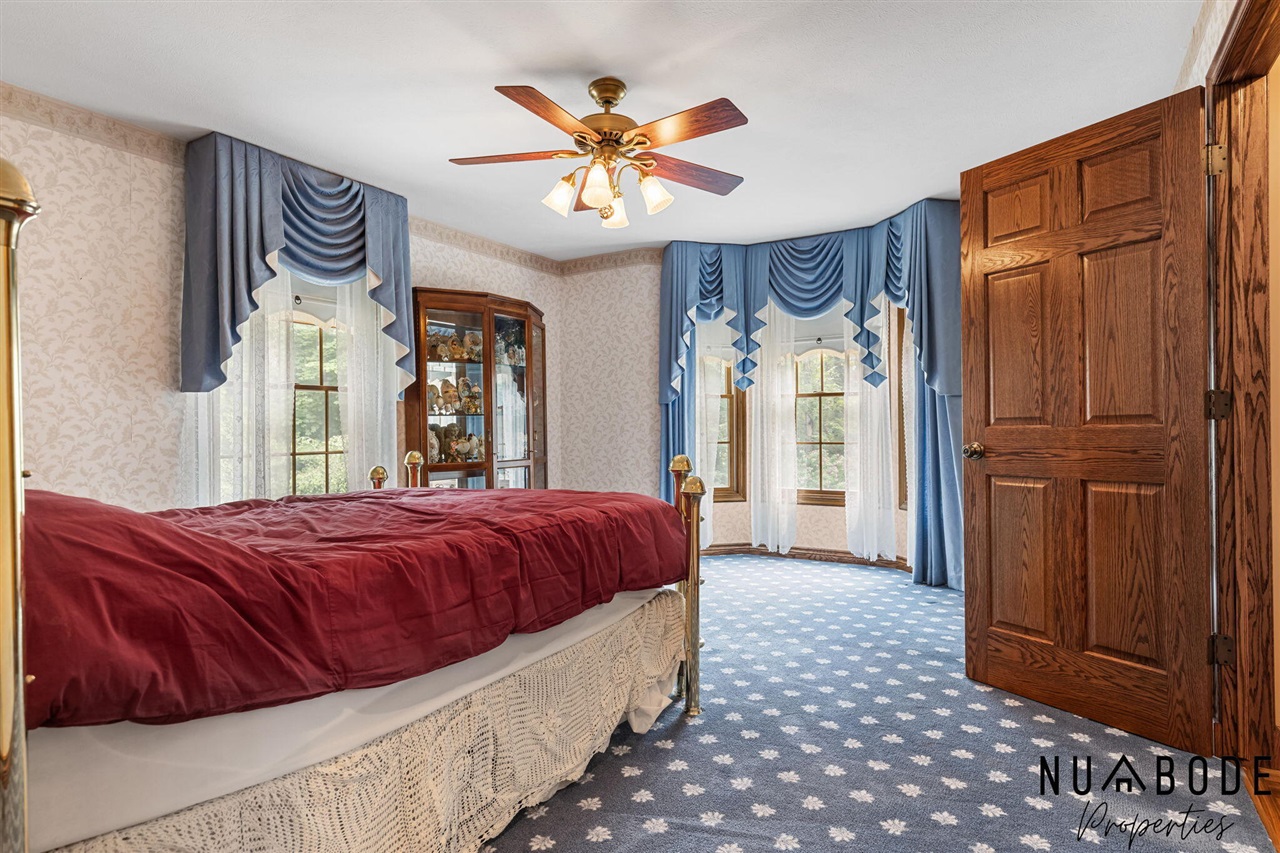 main property photo 12
