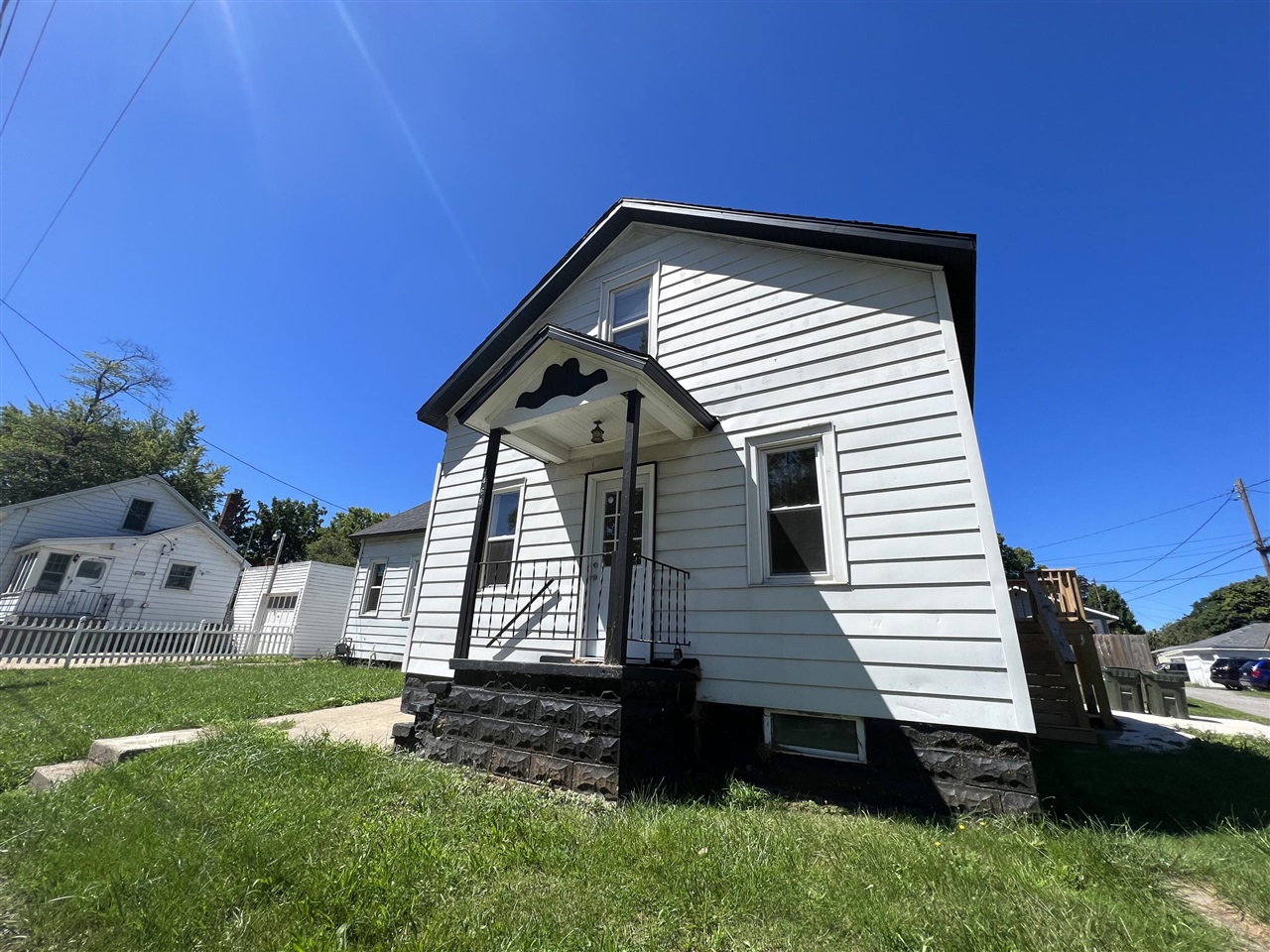 main property photo 28