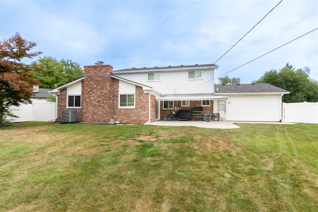 main property photo 9