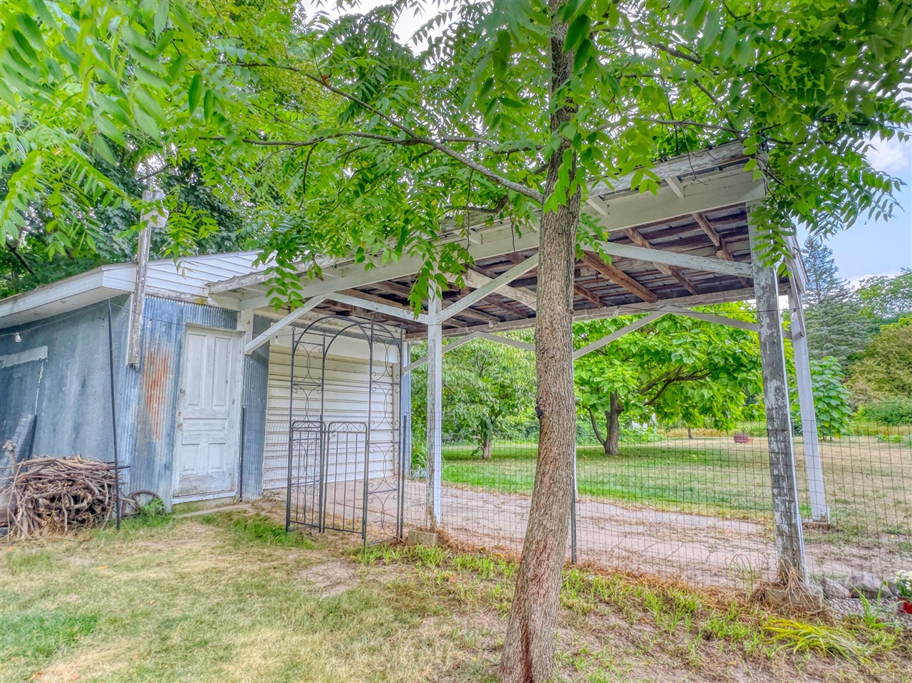 main property photo 49