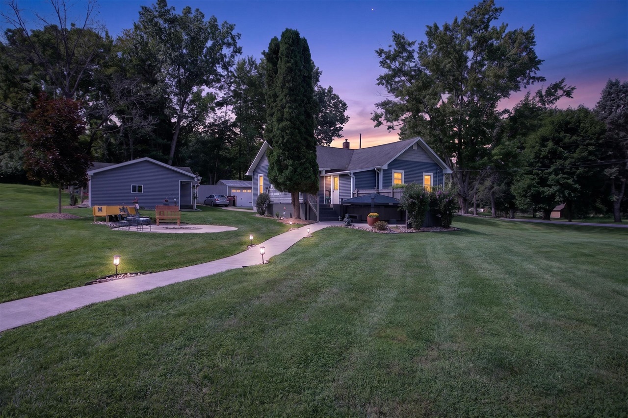main property photo 37