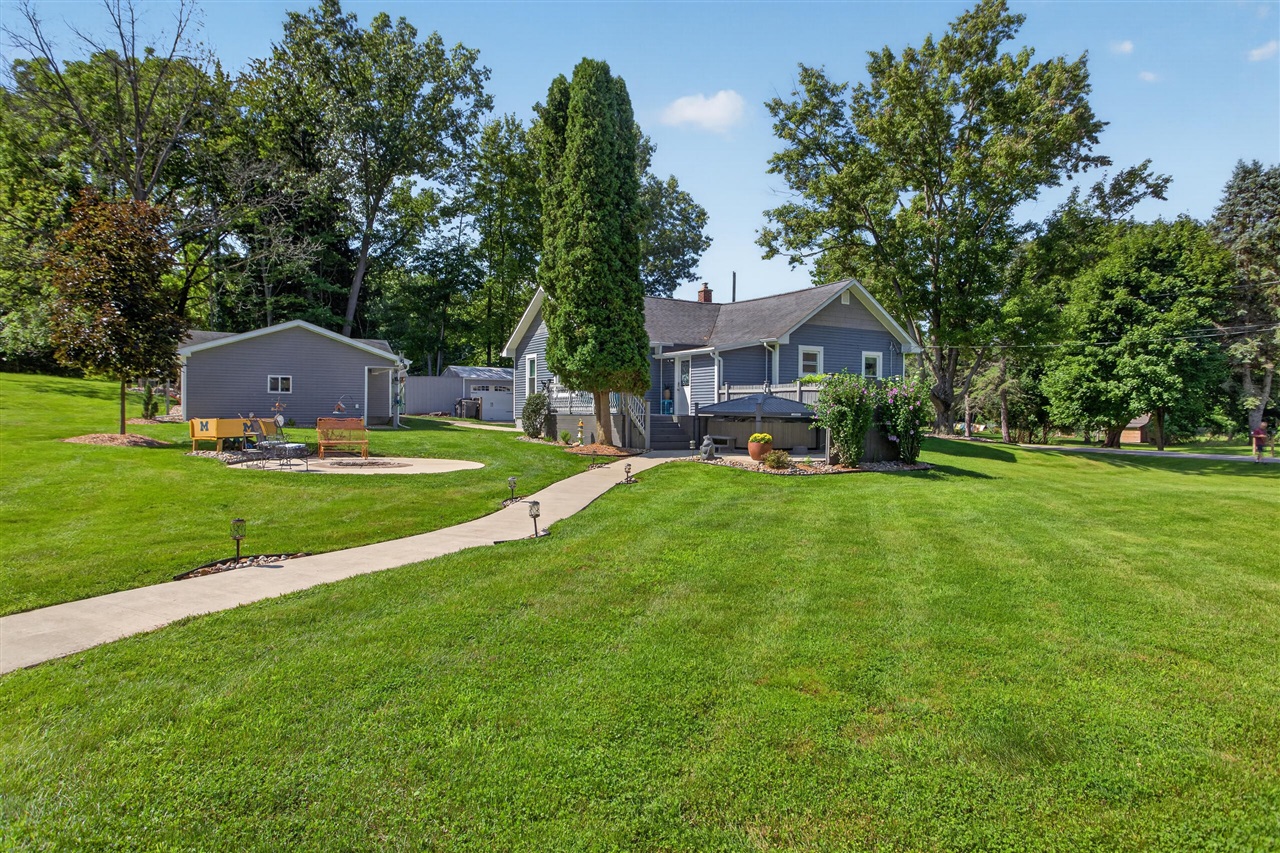main property photo 38