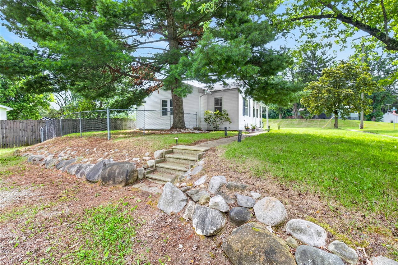 main property photo 34