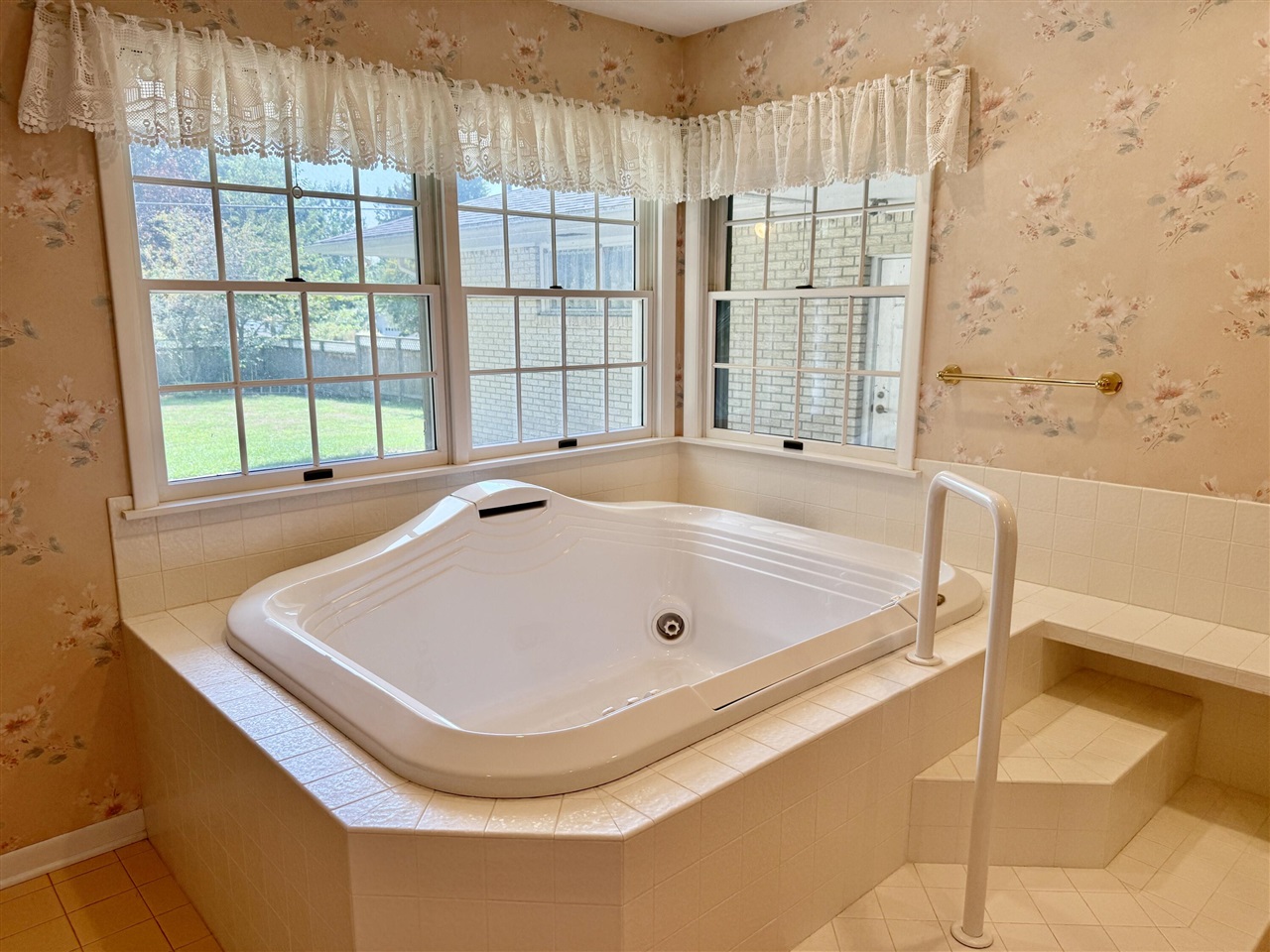 main property photo 16
