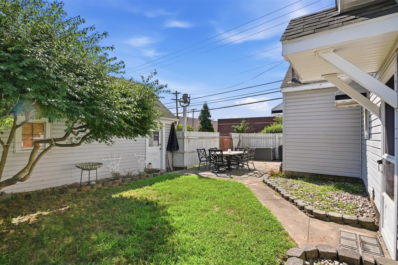 main property photo 39