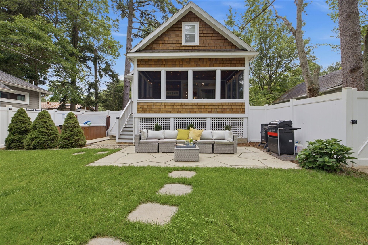 main property photo 67