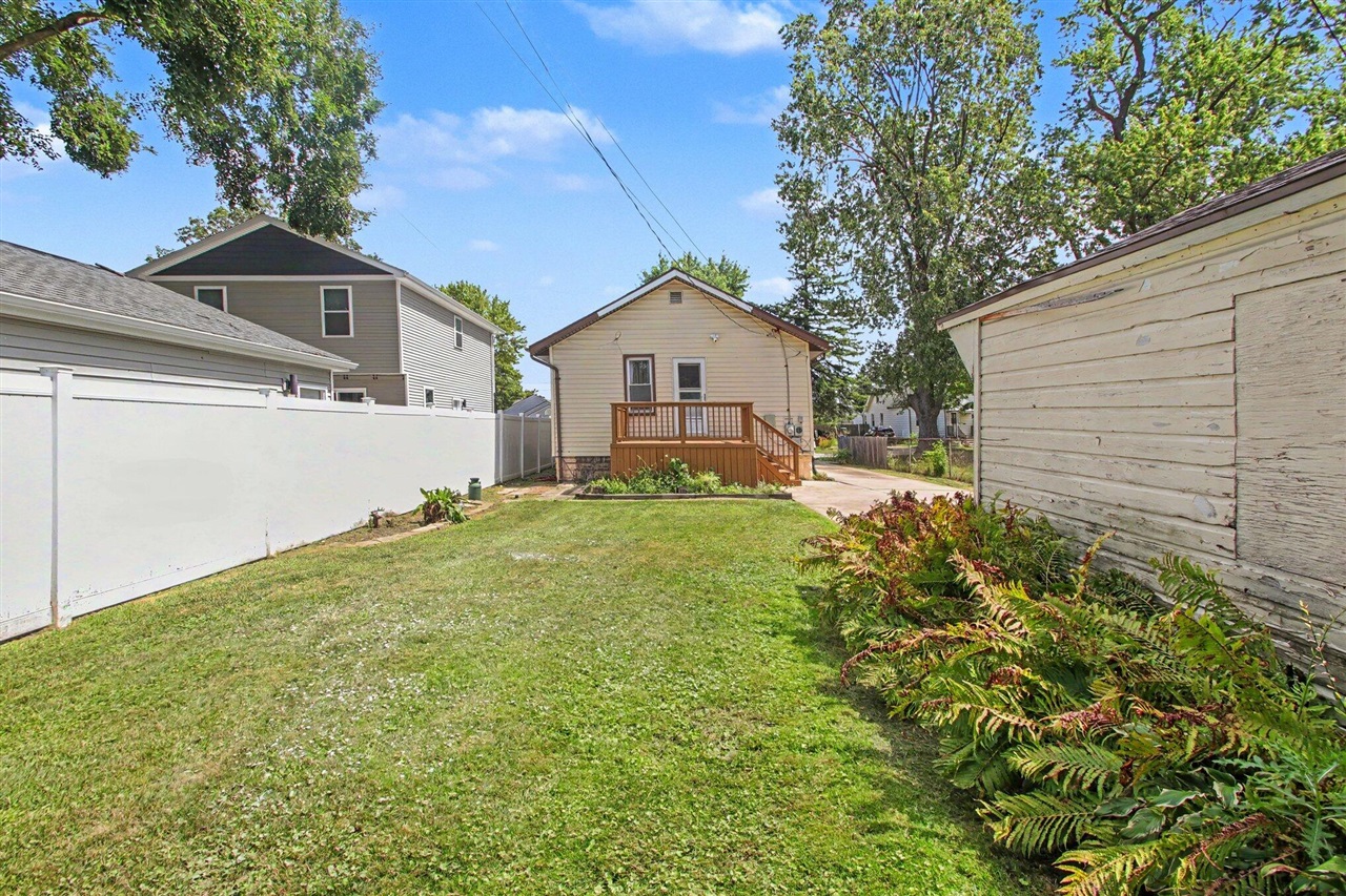 main property photo 23