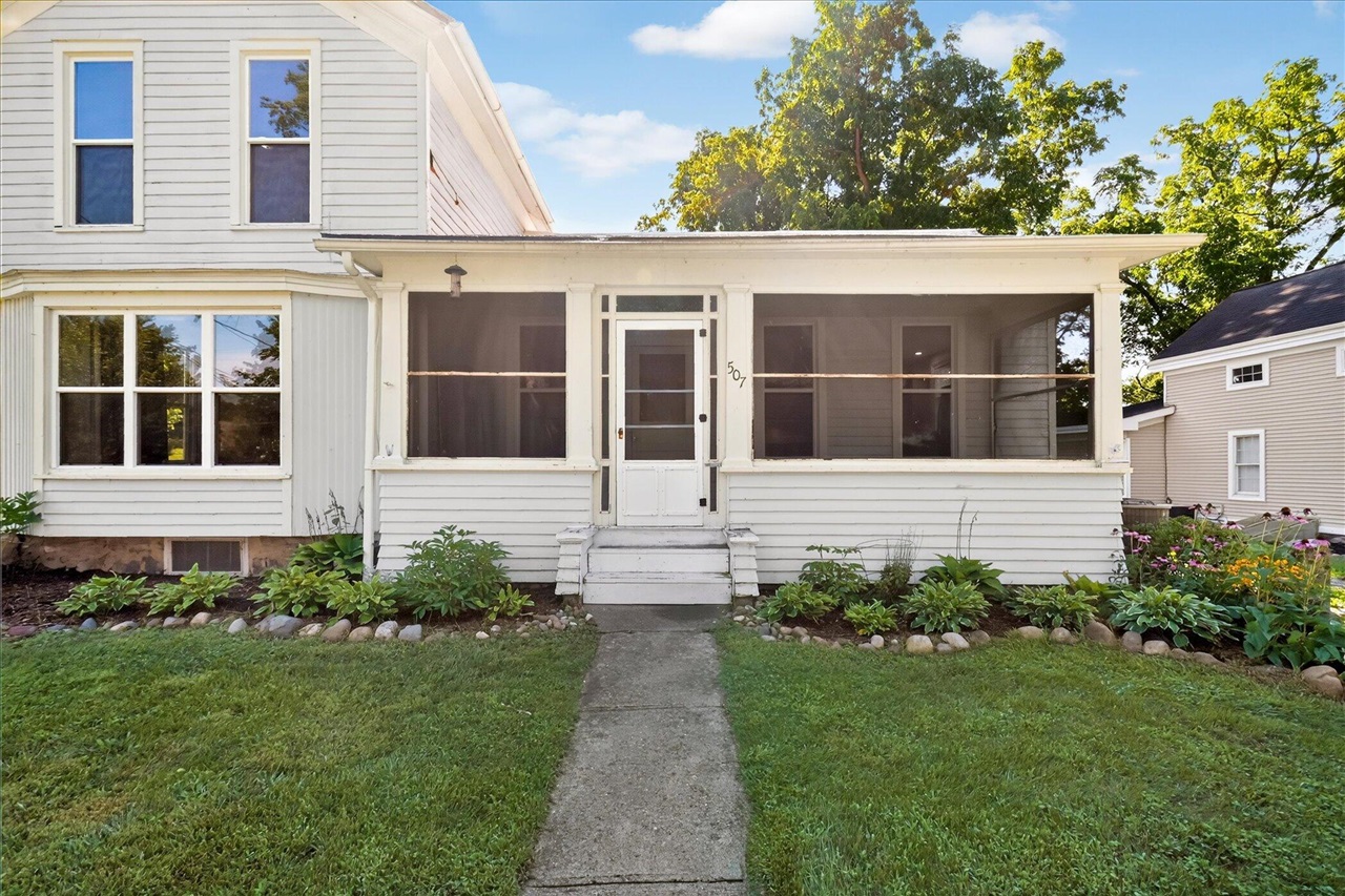 main property photo 6