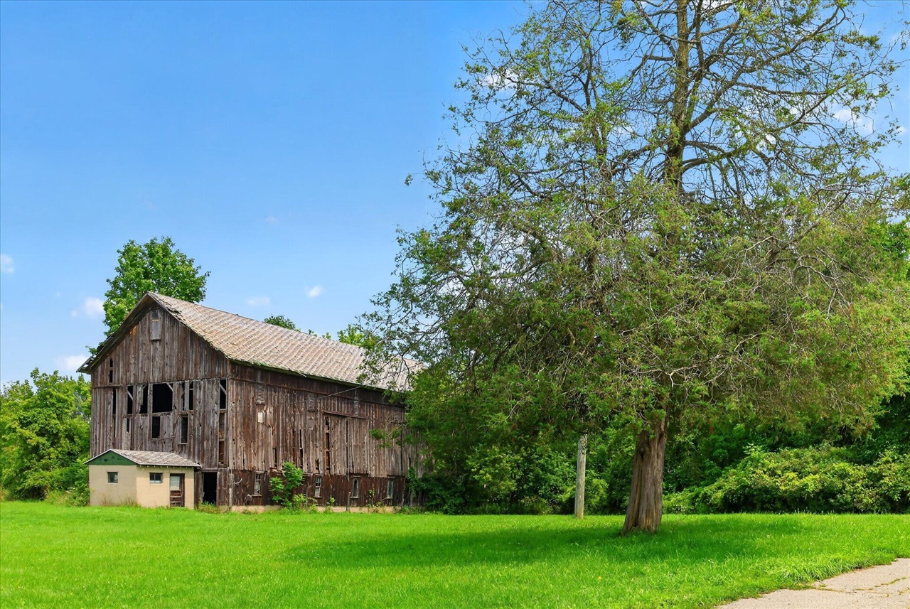 main property photo 38