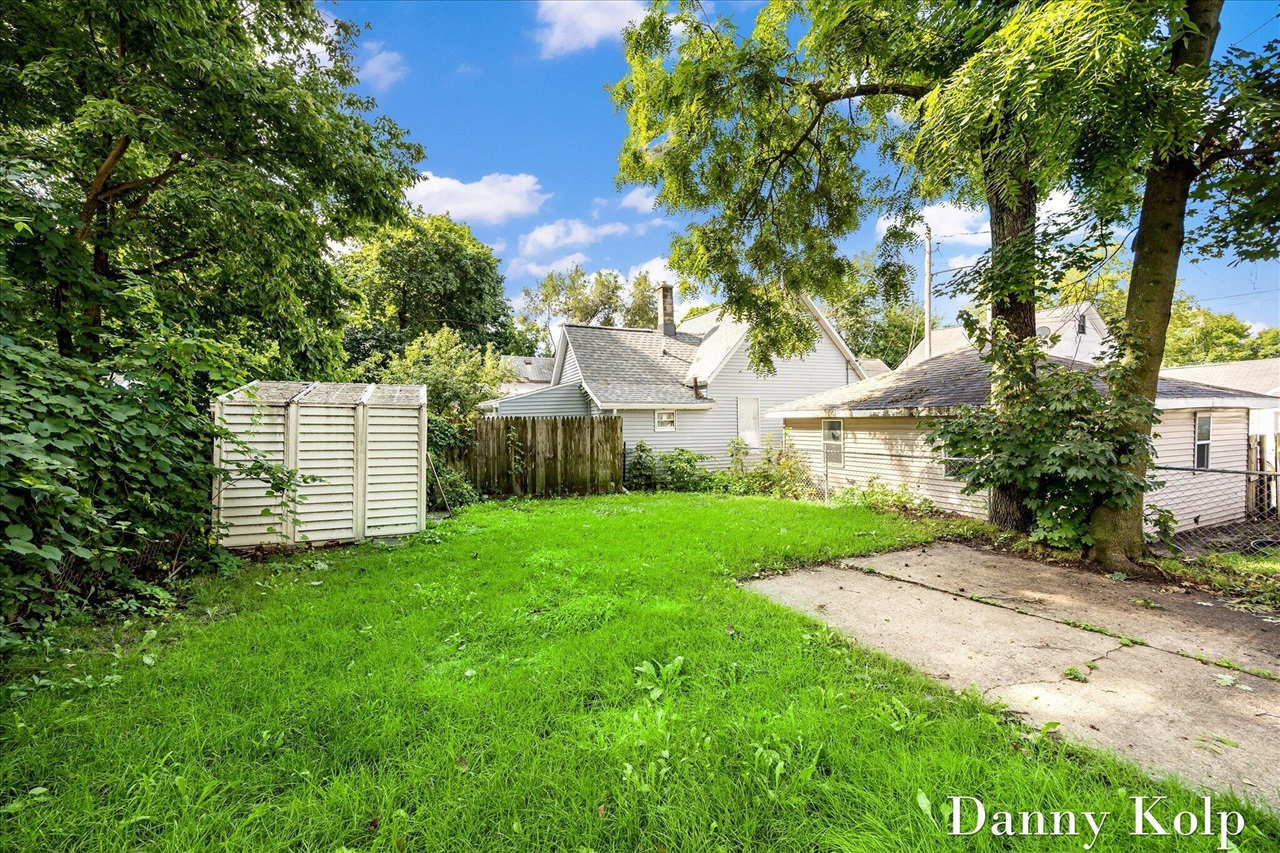 main property photo 12