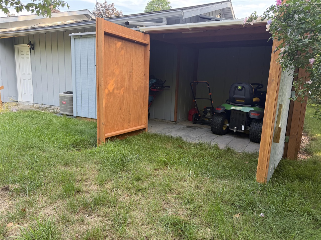main property photo 45