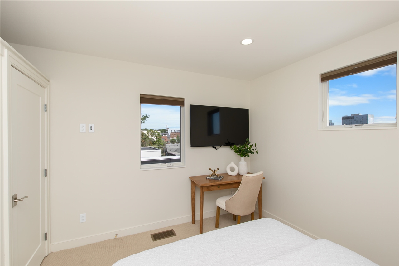 main property photo 76