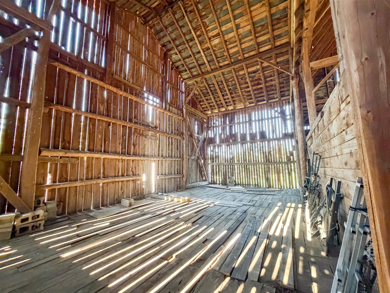 main property photo 27