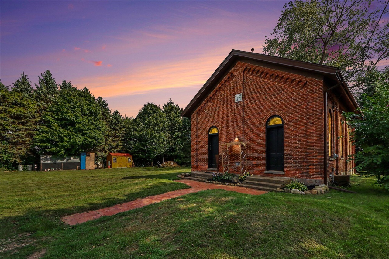 main property photo 12