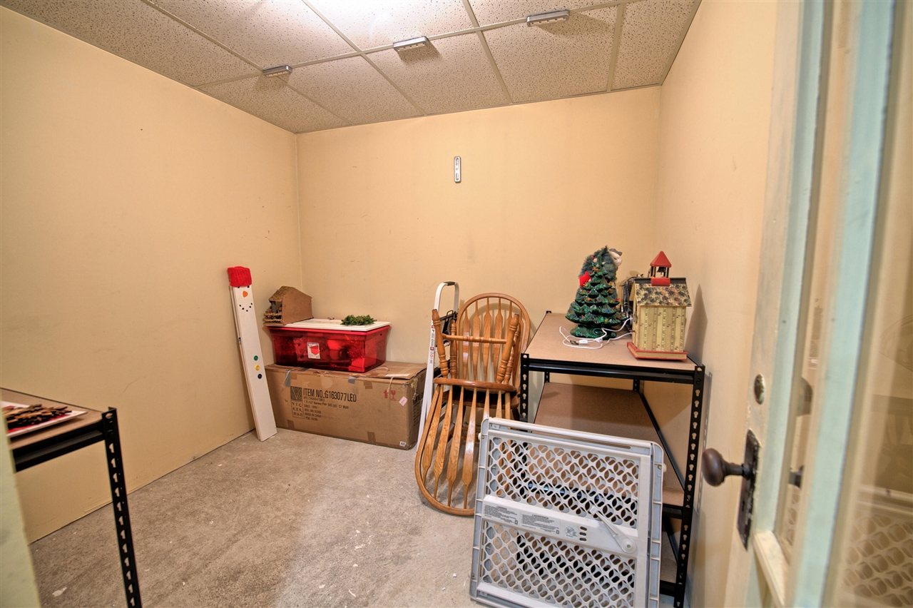 main property photo 30