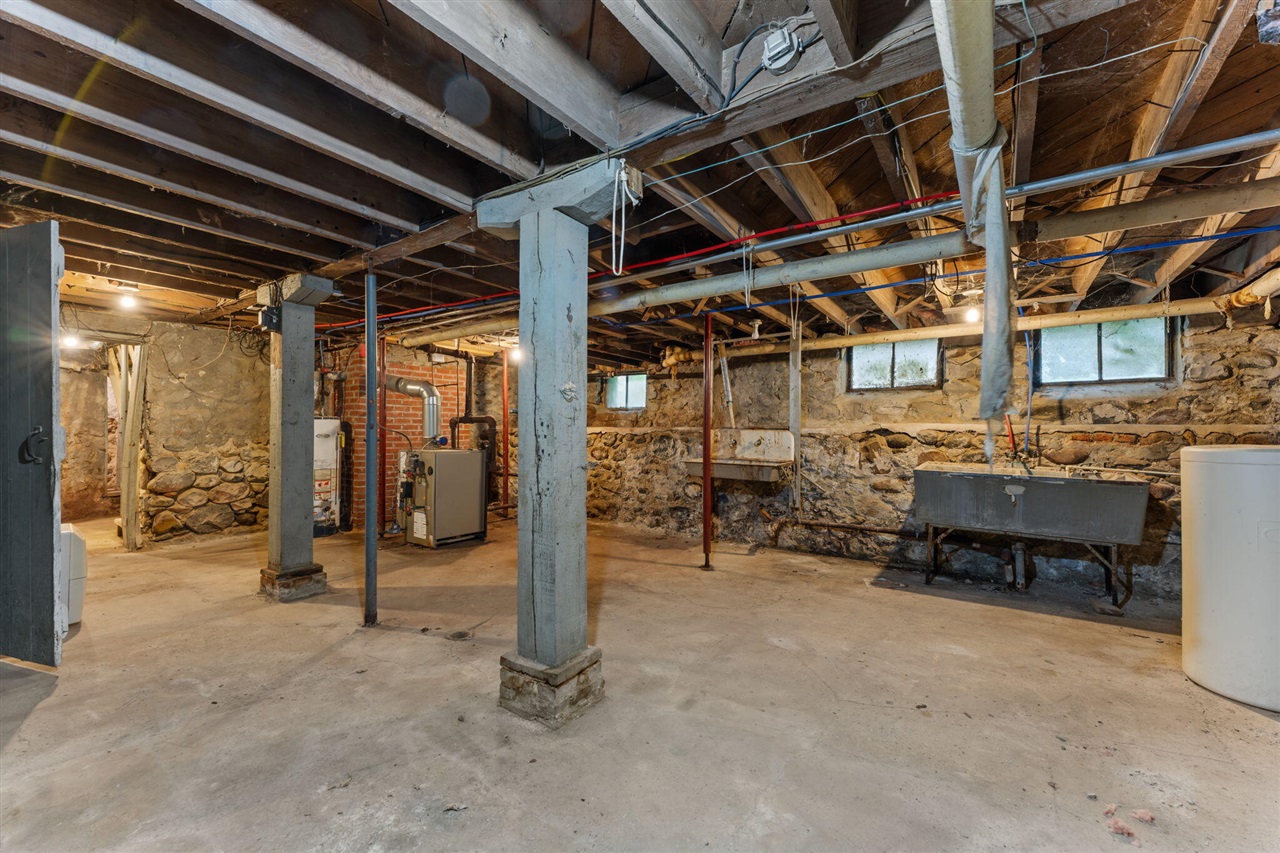main property photo 50