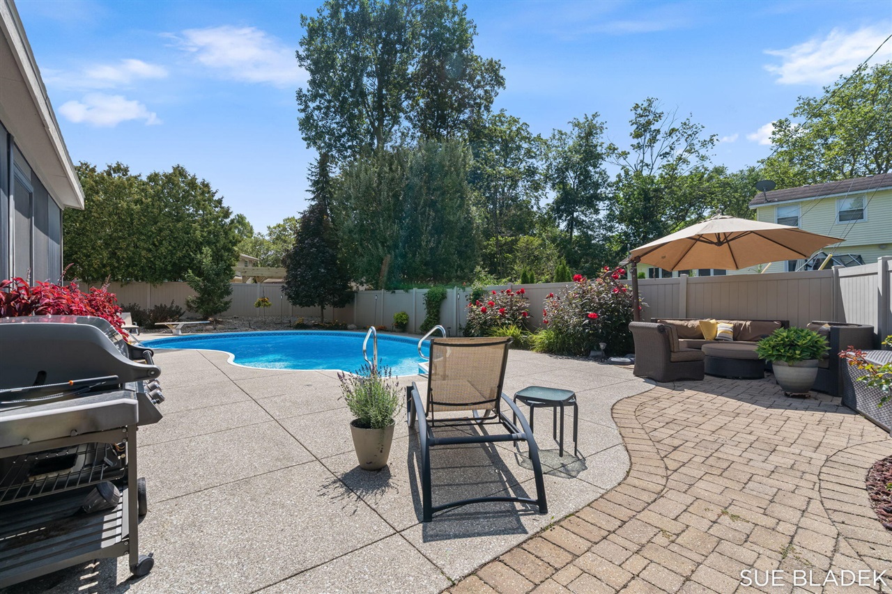 main property photo 60