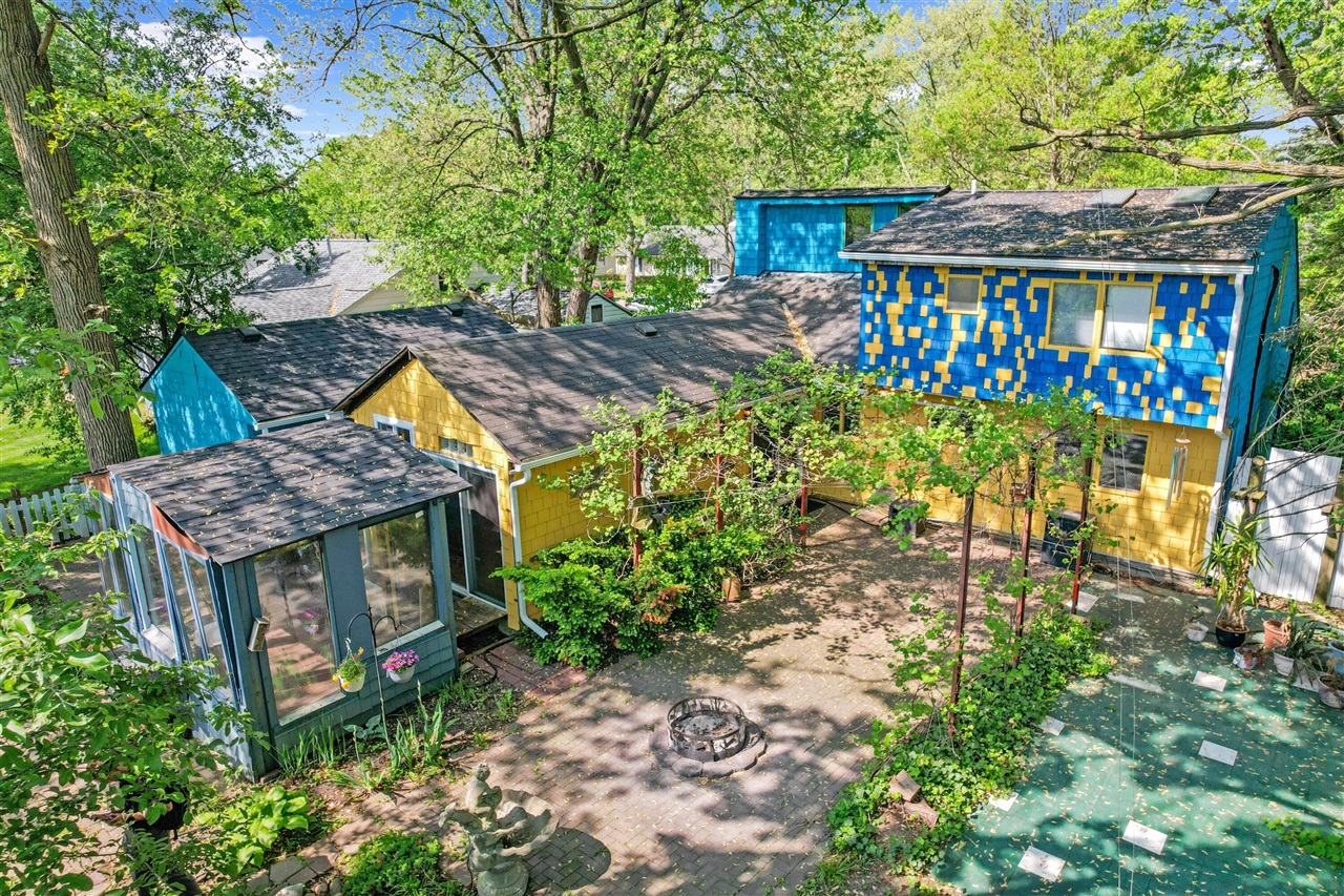 main property photo 19
