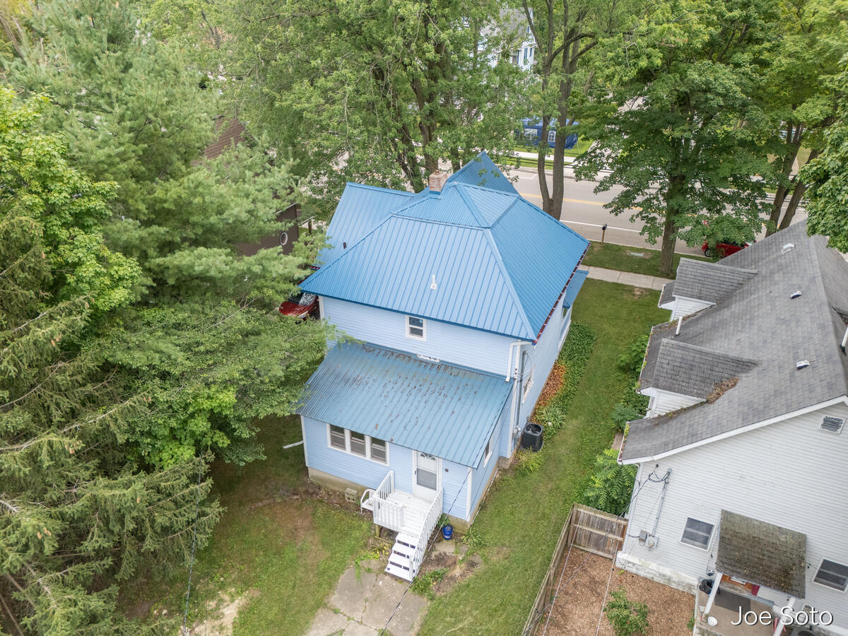 main property photo 32