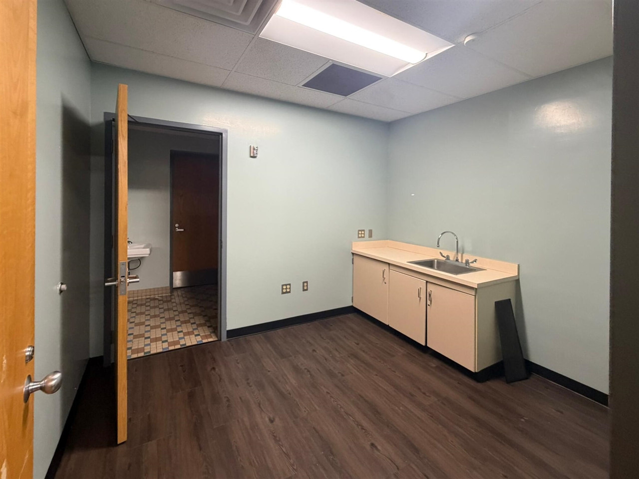 main property photo 16