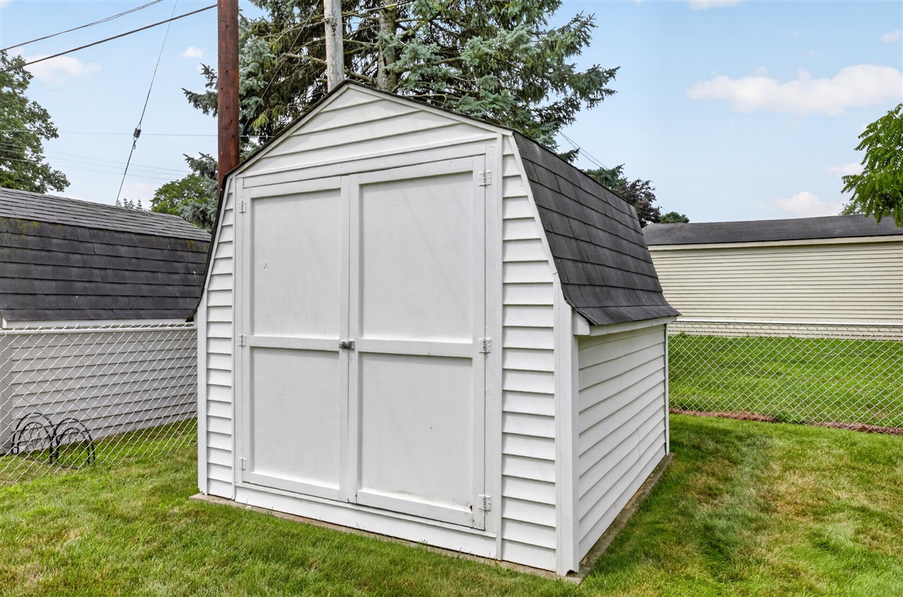 main property photo 43