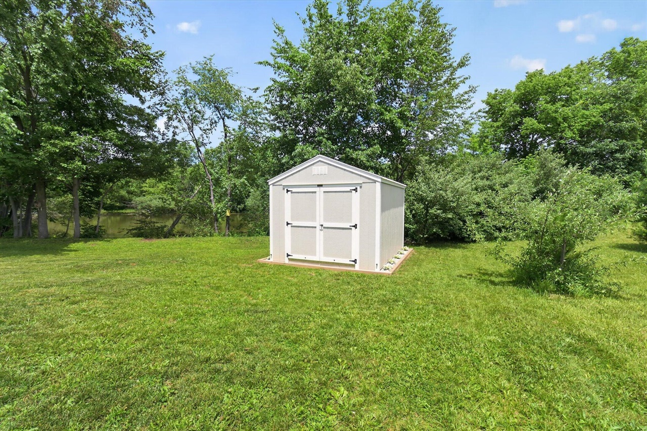 main property photo 37