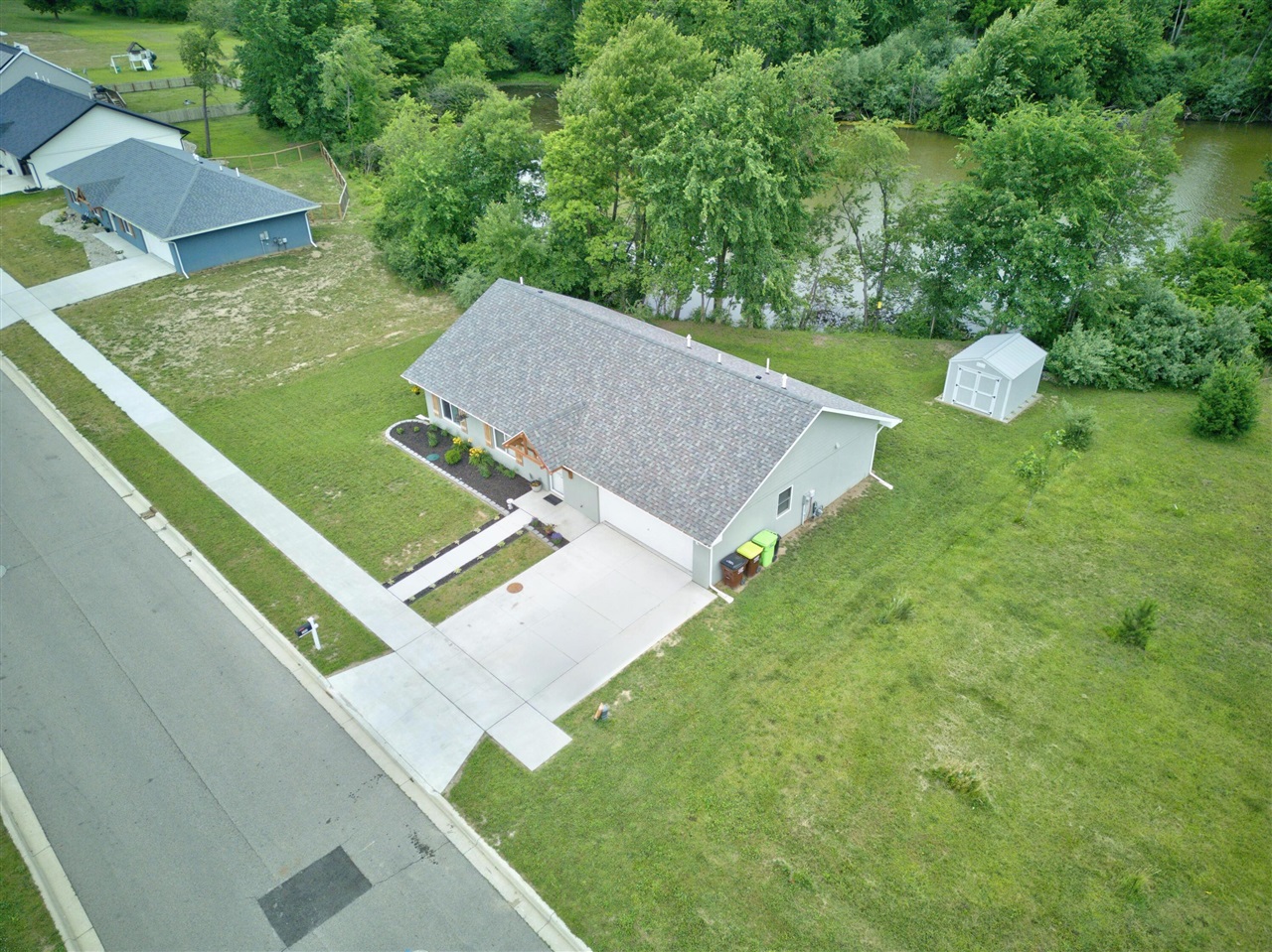 main property photo 45