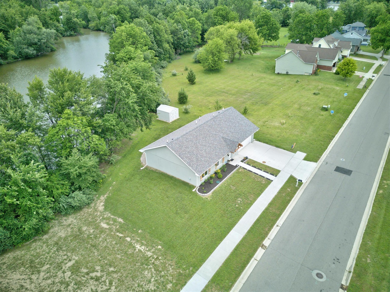 main property photo 50