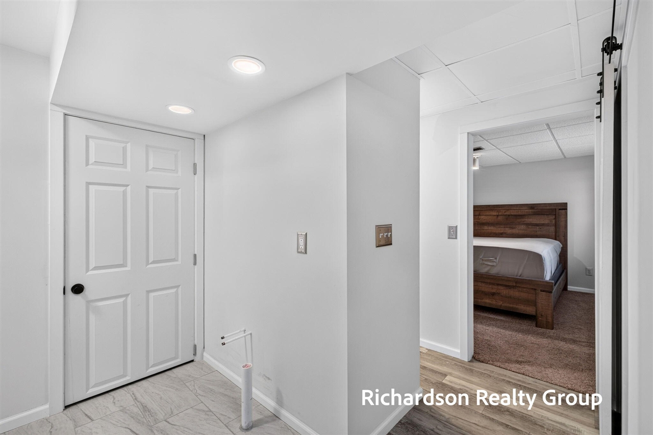 main property photo 60