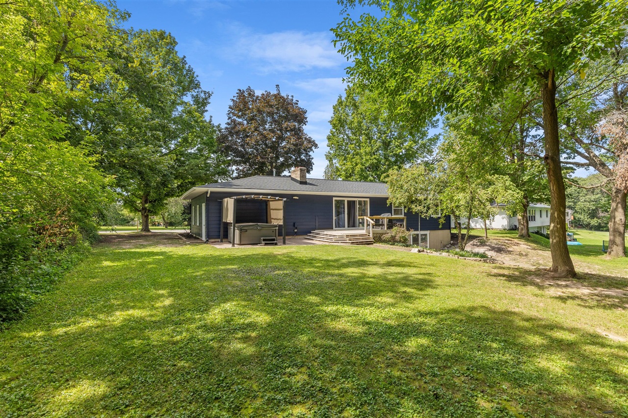 main property photo 33