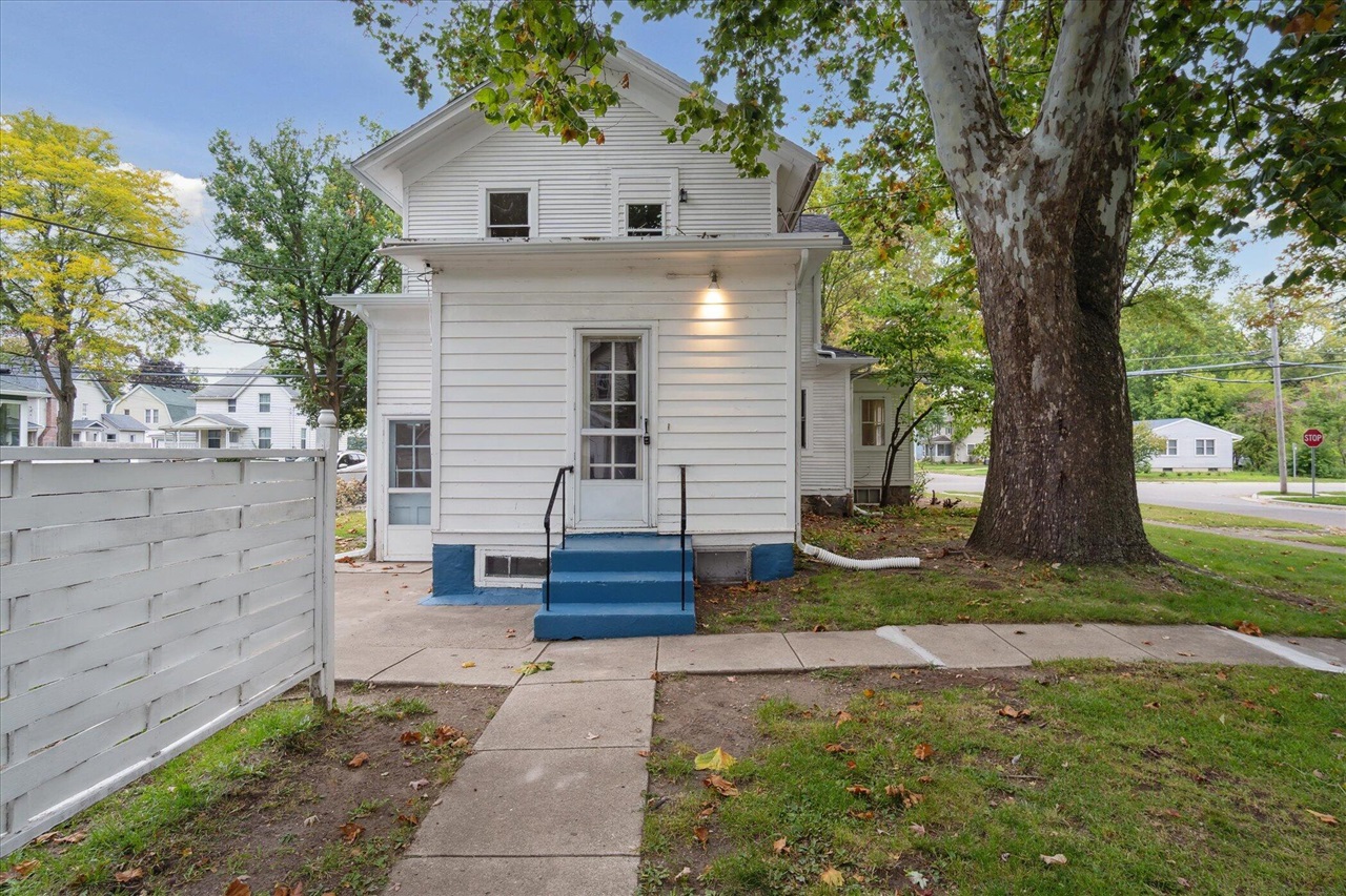 main property photo 45