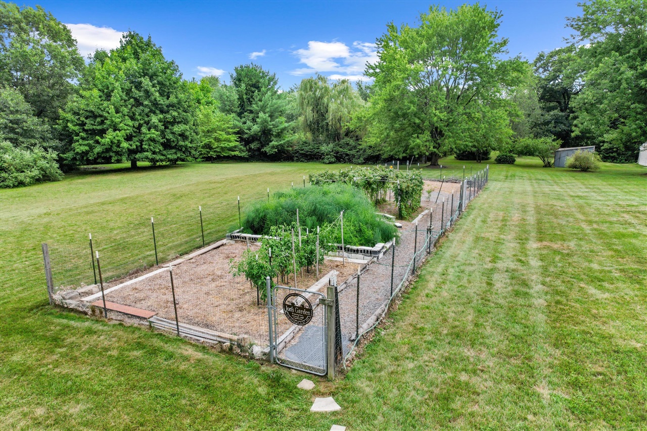 main property photo 74